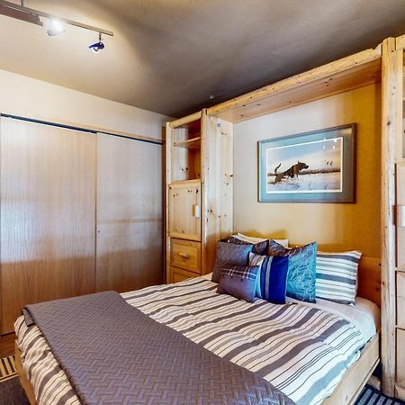 Tastefully-Updated, Classic Tahoe Family Home Траки Экстерьер фото