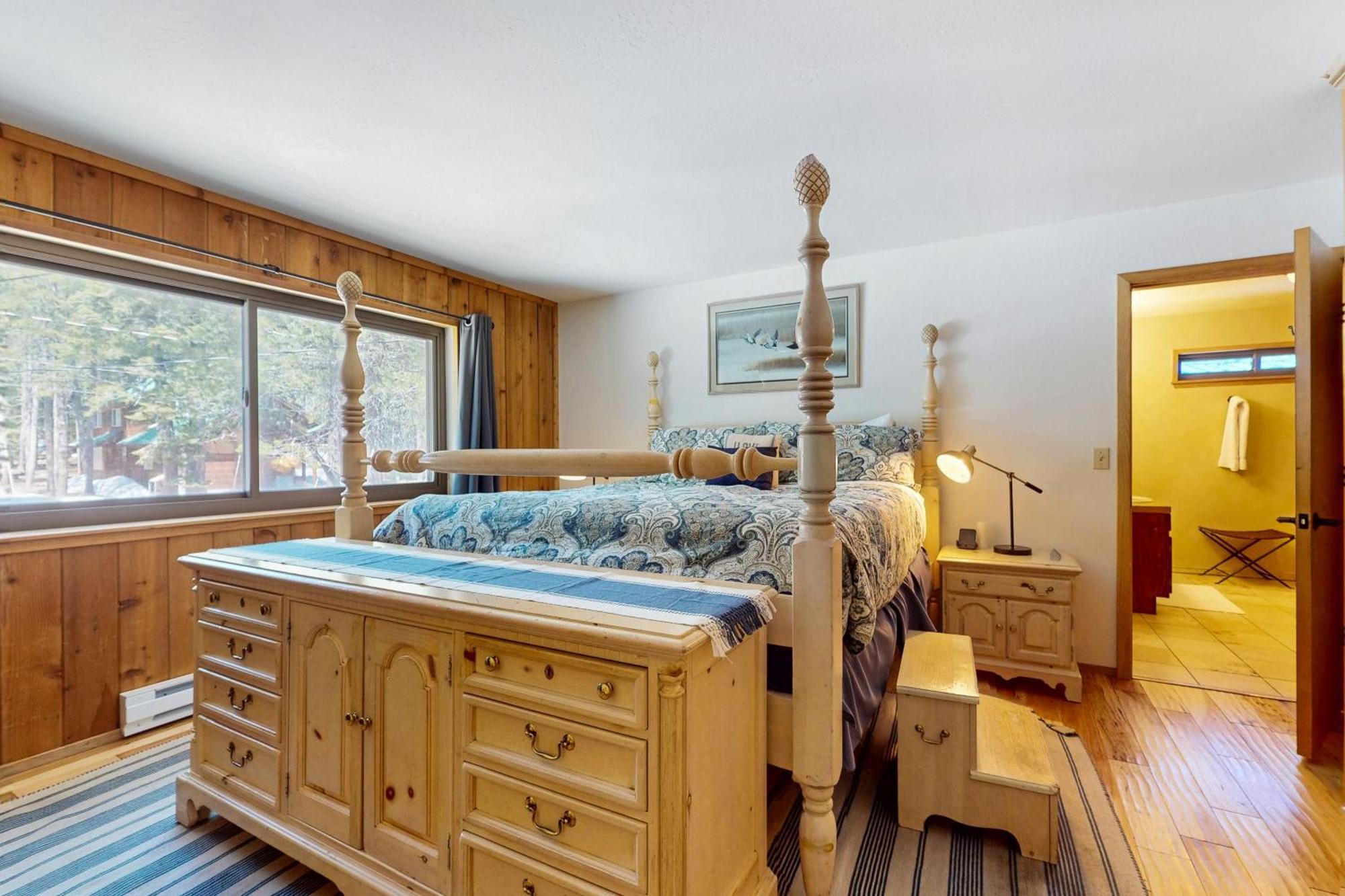 Tastefully-Updated, Classic Tahoe Family Home Траки Экстерьер фото