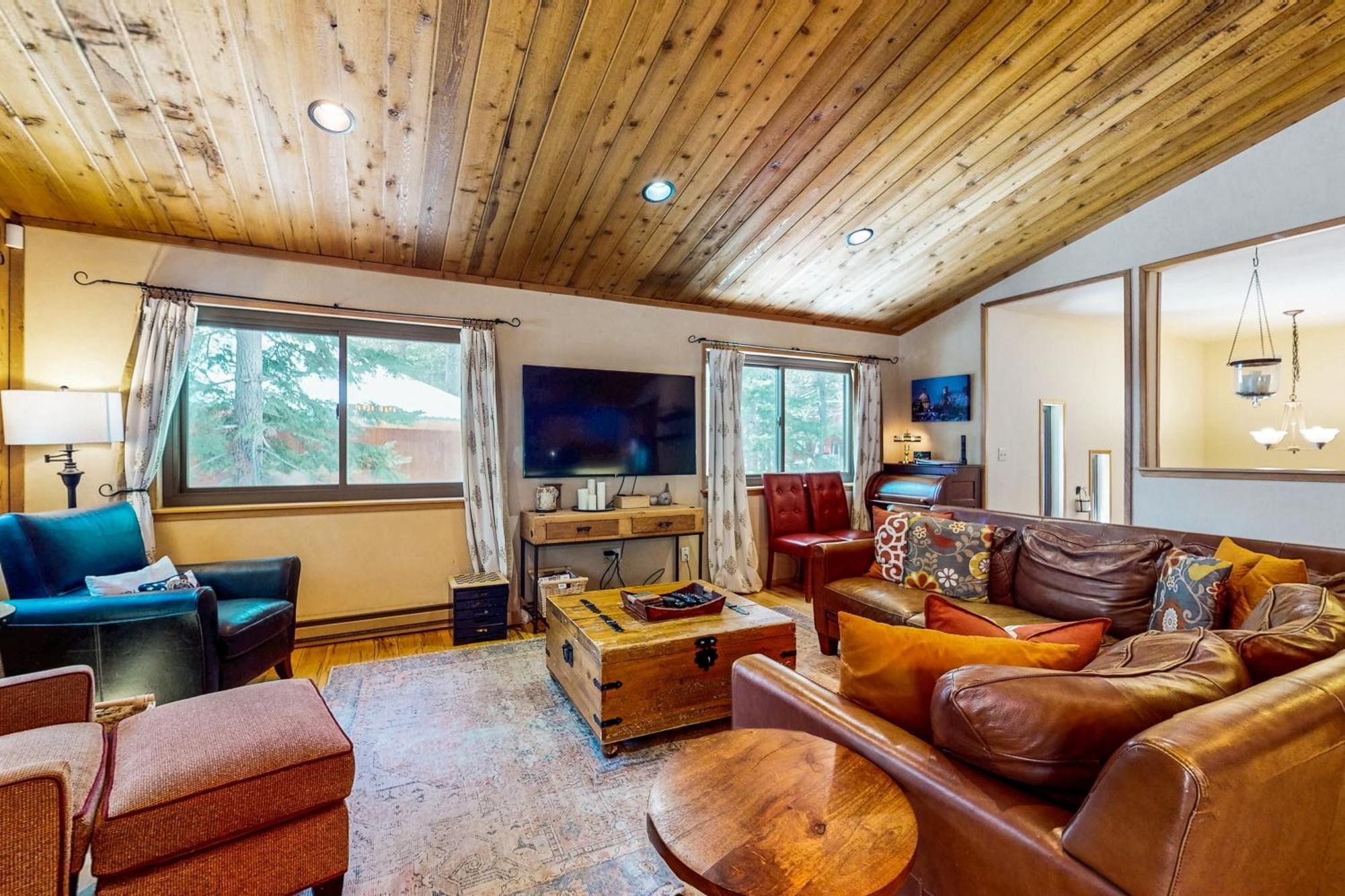 Tastefully-Updated, Classic Tahoe Family Home Траки Экстерьер фото