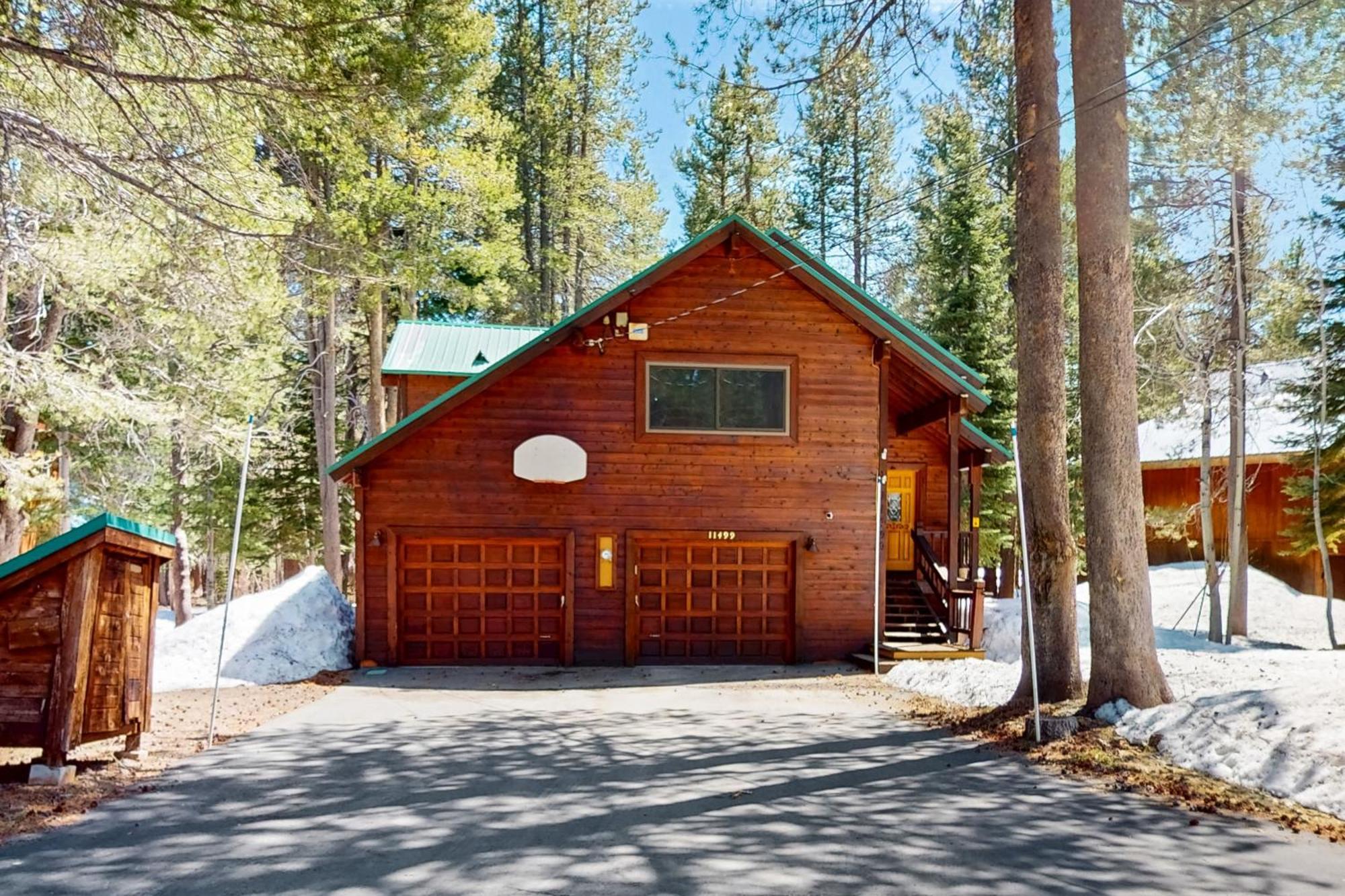 Tastefully-Updated, Classic Tahoe Family Home Траки Экстерьер фото