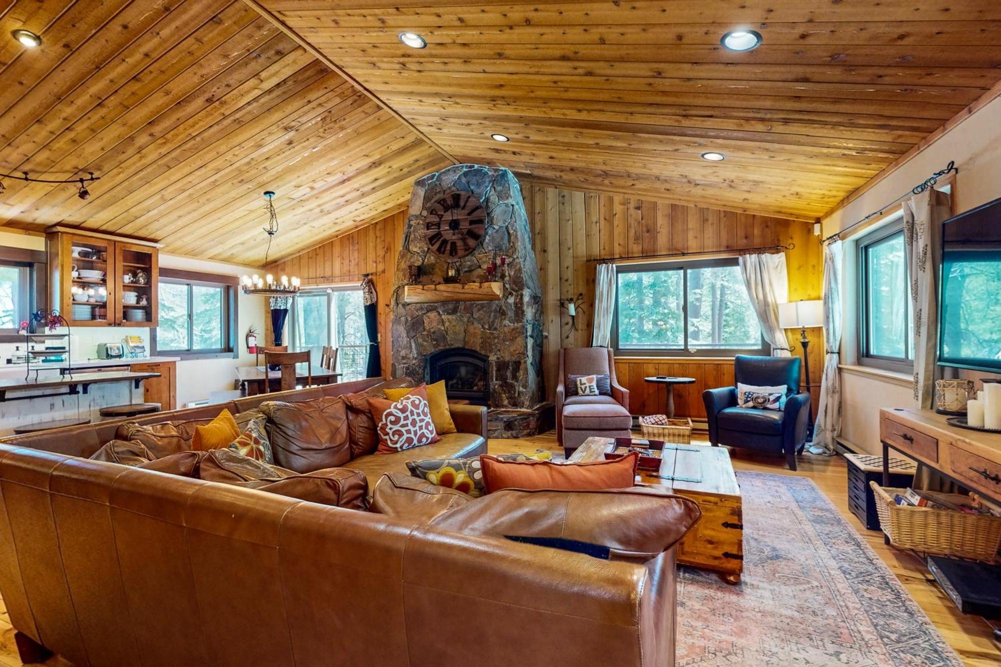 Tastefully-Updated, Classic Tahoe Family Home Траки Экстерьер фото